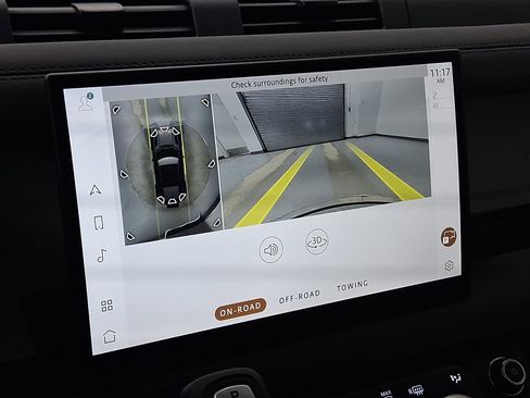 Used 2025 Land Rover Defender 110 S image 24