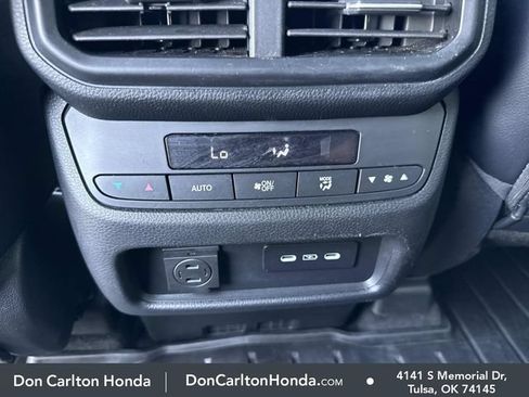 Used 2025 Honda Pilot TrailSport image 18