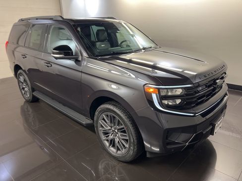 New 2026 Ford Expedition Platinum image 1