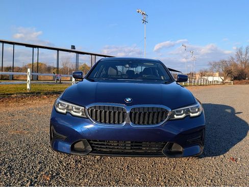 Used 2019 BMW 330i xDrive Sedan w/ Convenience Package image 2