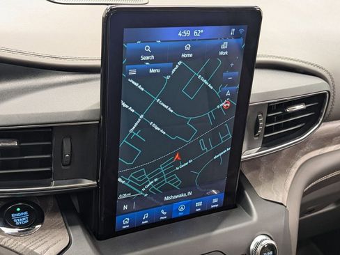 Used 2020 Ford Explorer Platinum w/ Premium Technology Package image 27