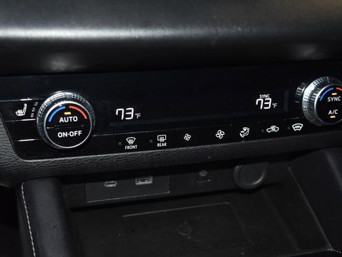 Used 2024 Mitsubishi Outlander SE image 12