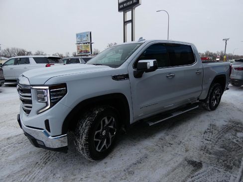 Used 2022 GMC Sierra 1500 SLT image 6