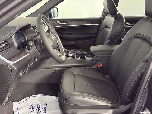 New 2026 Jeep Grand Cherokee L Limited image 12