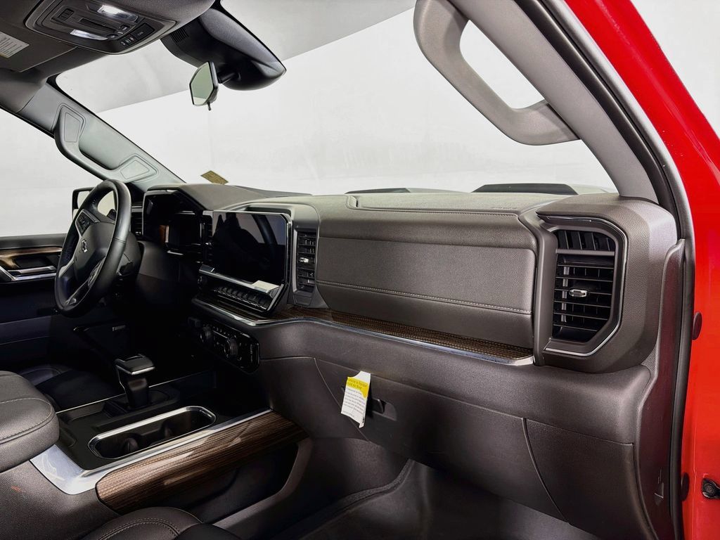 Used 2024 Chevrolet Silverado 1500 LT Trail Boss w/ Convenience Package II AWD/4WD image 26