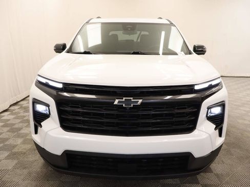 Used 2025 Chevrolet Traverse LT w/ Midnight/Sport Edition image 4