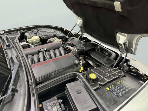 Used 2001 Chevrolet Corvette Coupe w/ Preferred Equipment Group1 RWD image 34