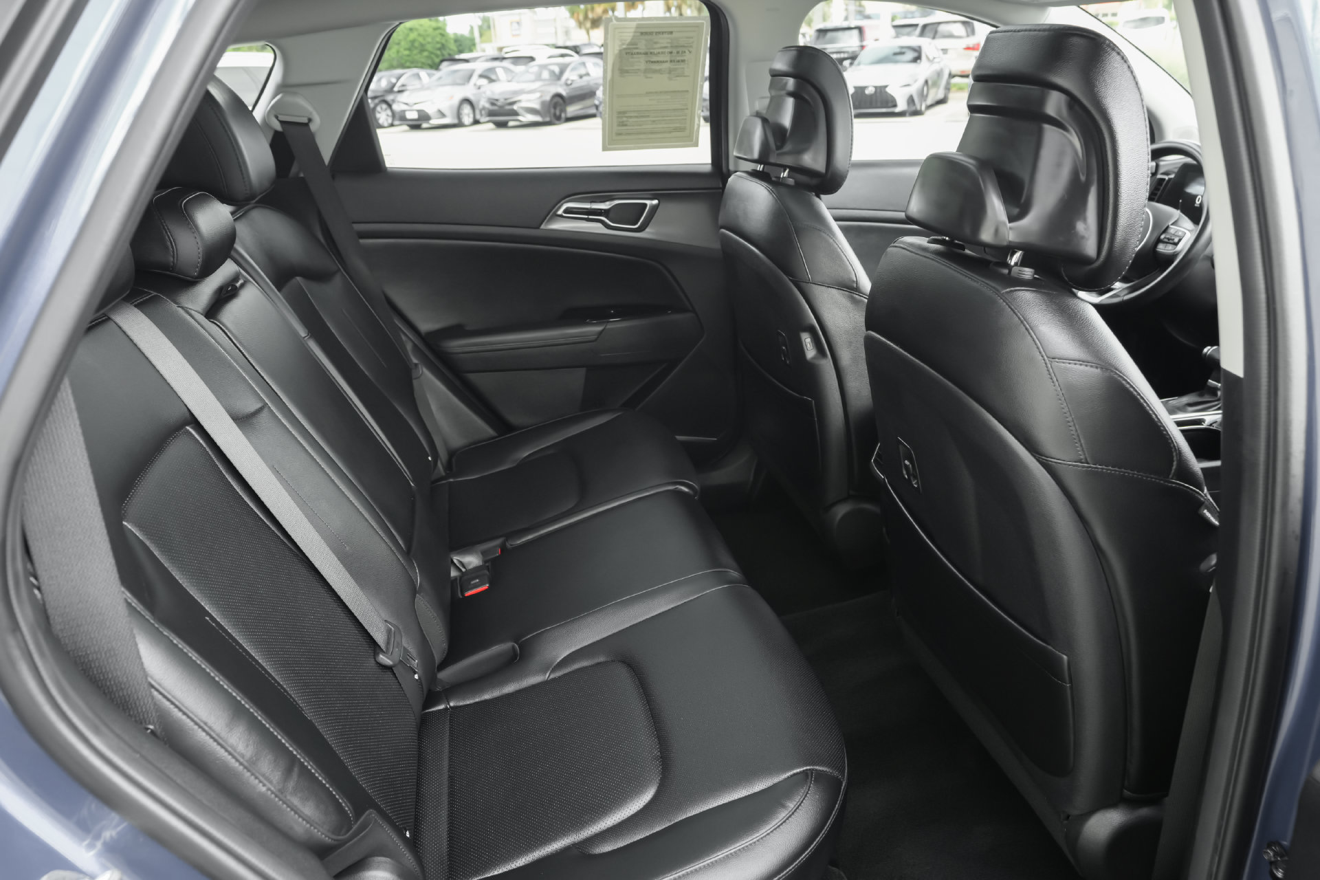 Used 2025 Kia Sportage SX FWD image 6