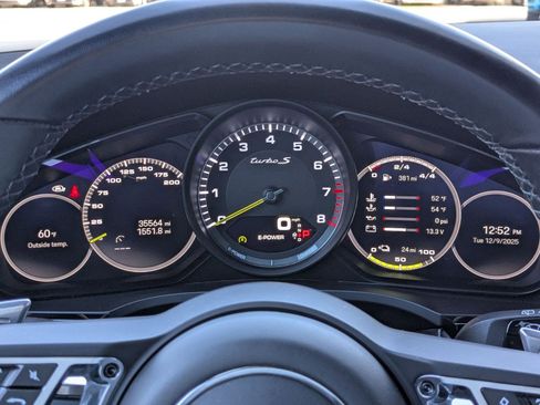 Used 2022 Porsche Cayenne Turbo S image 16