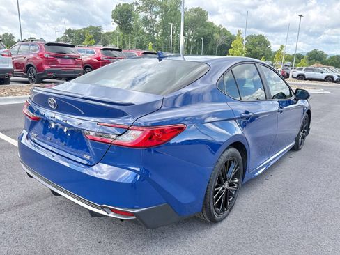 Used 2025 Toyota Camry SE FWD image 10