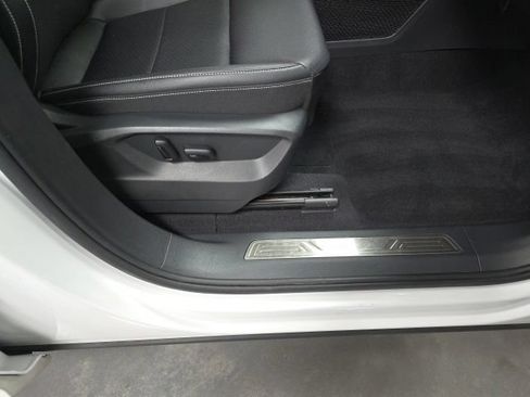 Used 2023 Volkswagen Atlas SEL R-Line AWD/4WD image 7