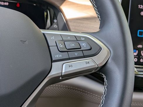 Certified 2026 Volkswagen Atlas SE image 30