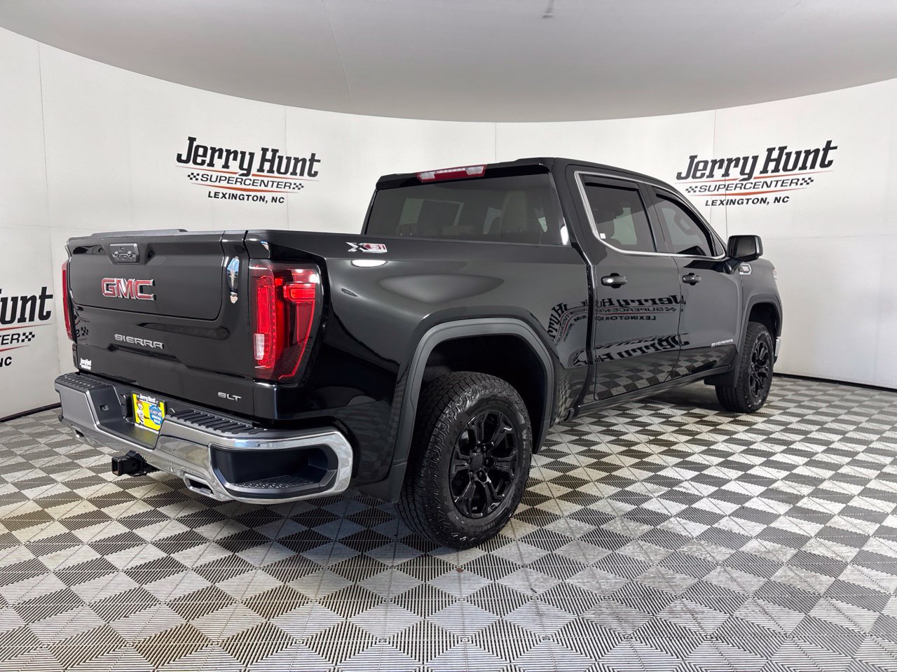 Used 2026 GMC Sierra 1500 SLT w/ X31 Off-Road Package AWD/4WD image 4