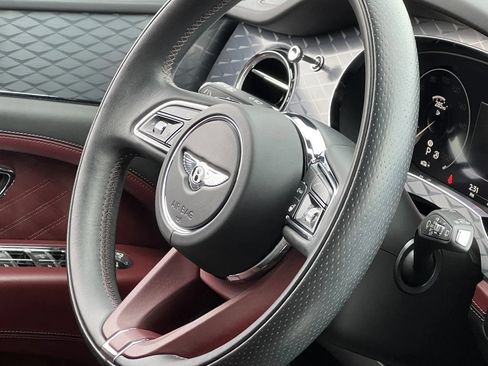 Certified 2023 Bentley Bentayga Extended Wheelbase AWD/4WD image 45