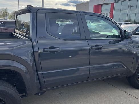 Used 2025 Toyota Tacoma SR5 AWD/4WD image 2