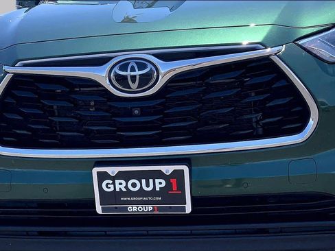 Used 2023 Toyota Highlander Limited FWD image 30