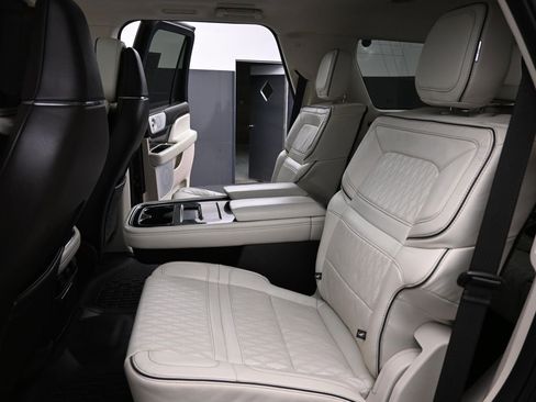 Used 2024 Lincoln Navigator Black Label image 32