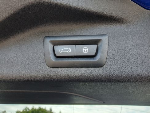 Certified 2025 BMW X7 M60i AWD/4WD image 37