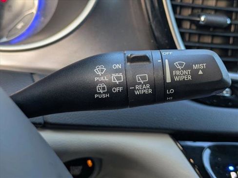 Used 2020 Chrysler Pacifica Touring-L Plus w/ Tire & Wheel Group FWD image 7