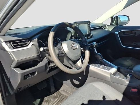 Used 2020 Toyota RAV4 LE image 16