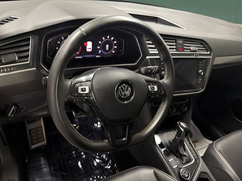 Used 2021 Volkswagen Tiguan SEL w/ 2-Row Tiguan MDO Package AWD/4WD image 19
