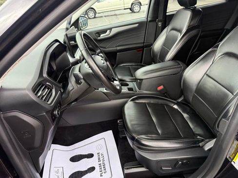 Certified 2024 Ford Escape Platinum AWD/4WD image 20