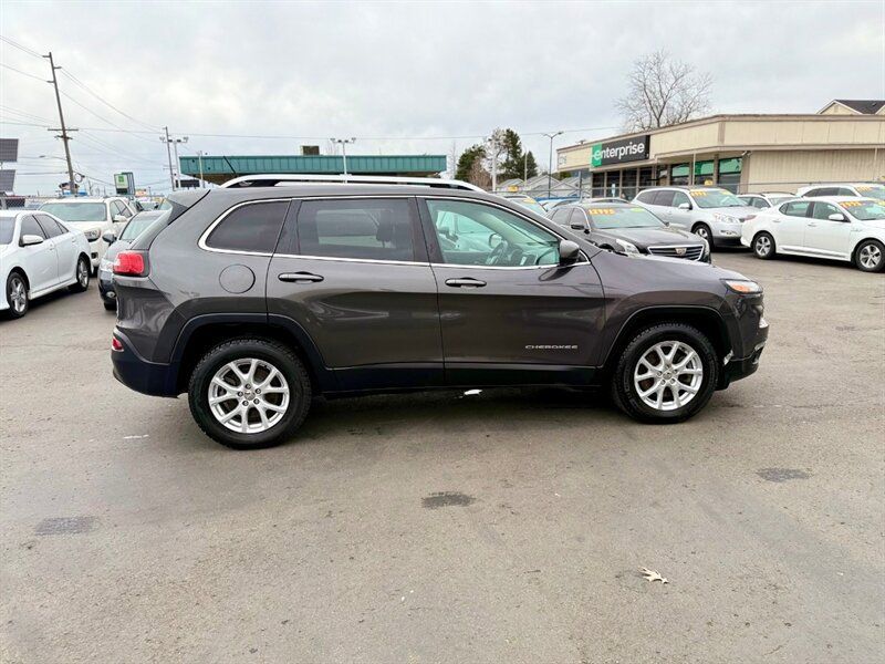 Used 2014 Jeep Cherokee Latitude w/ Cold Weather Group AWD/4WD image 4