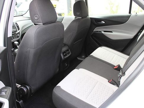 Used 2022 Chevrolet Equinox LS FWD image 11