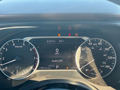 Used 2023 Nissan Rogue SV FWD image 11