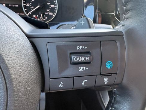 Used 2025 Nissan Pathfinder SV FWD image 14