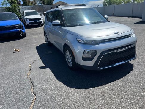 Used 2020 Kia Soul LX FWD image 1