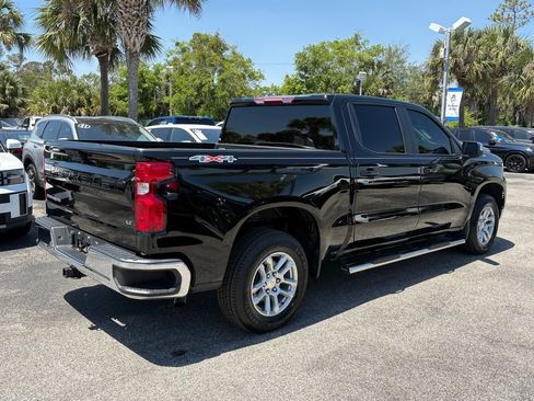 Used 2023 Chevrolet Silverado 1500 LT AWD/4WD image 7