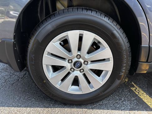 Used 2017 Subaru Outback 2.5i Premium AWD/4WD image 10