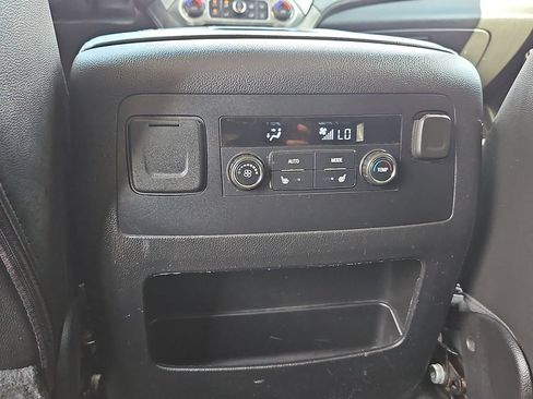 Used 2020 GMC Yukon XL SLT RWD image 20