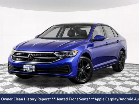 Used 2023 Volkswagen Jetta SE w/ Panoramic Sunroof Package FWD image 2