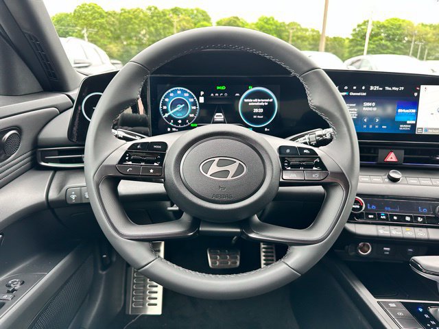 New 2025 Hyundai Elantra SEL FWD image 12