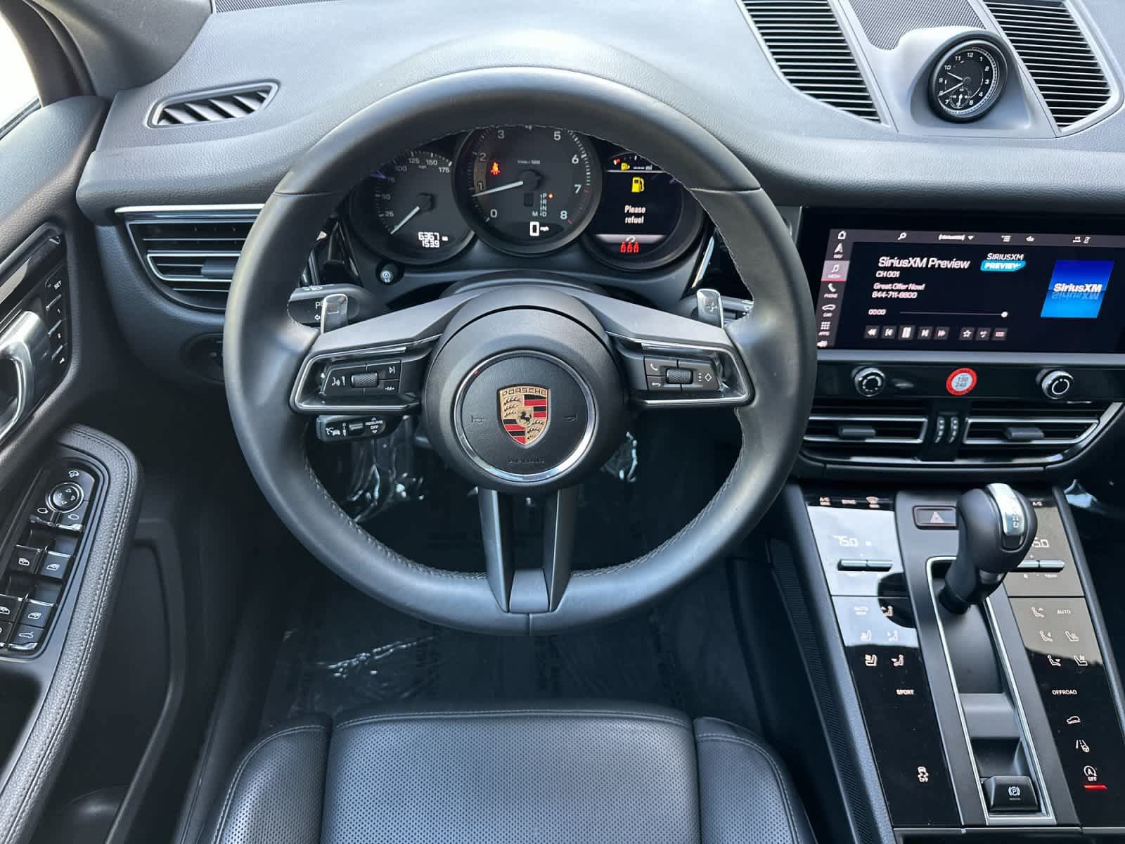 Certified 2025 Porsche Macan AWD/4WD image 15
