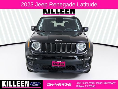 Used 2023 Jeep Renegade Latitude AWD/4WD image 2