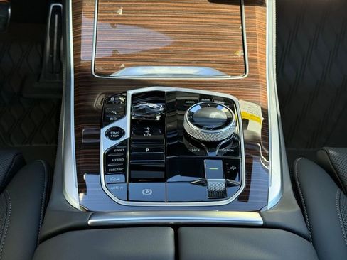 New 2026 BMW X5 xDrive50e w/ Executive Package image 8