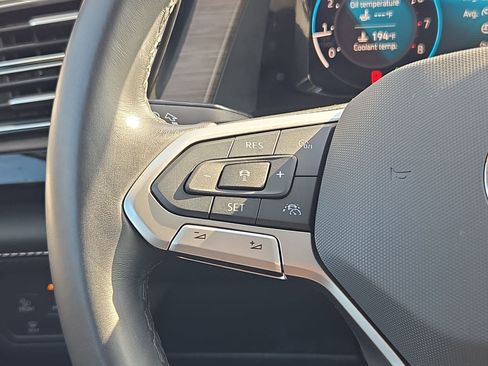 Used 2024 Volkswagen Atlas SEL Premium R-Line image 19