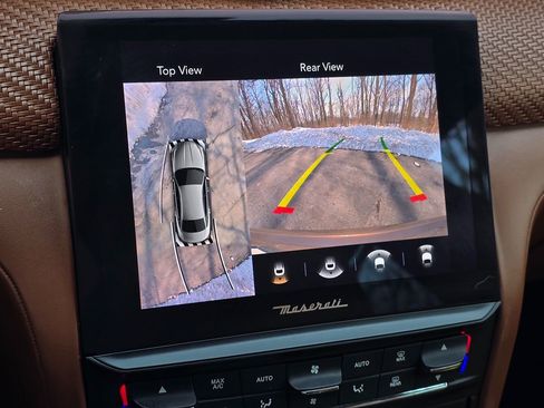 Used 2022 Maserati Quattroporte Modena image 31