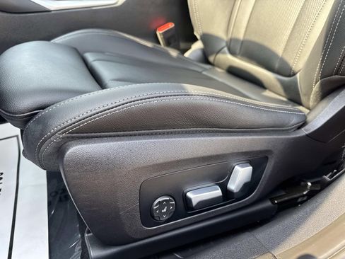 Certified 2022 BMW 330i xDrive Sedan w/ Premium Package 2 image 19