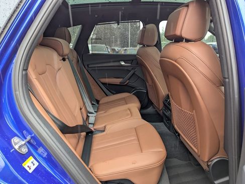 Used 2022 Audi Q5 e Prestige w/ Prestige Package image 38