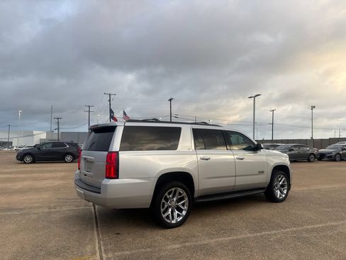 Used 2020 Chevrolet Suburban LT w/ Texas Edition Package RWD image 23