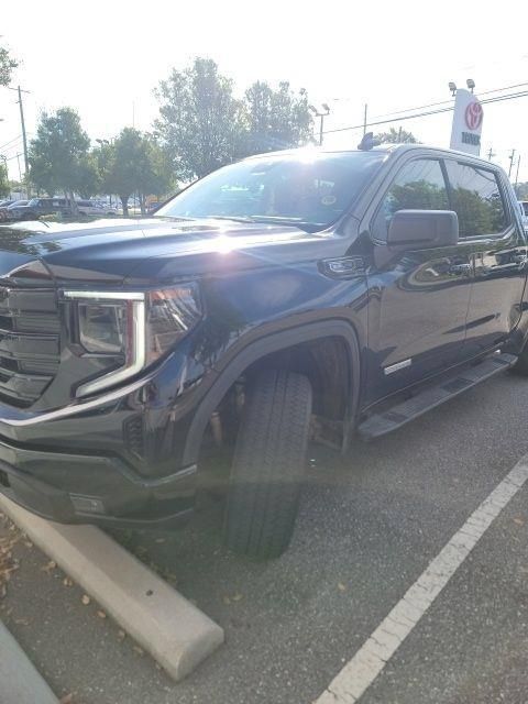 Used 2024 GMC Sierra 1500 Elevation w/ X31 Off-Road Package AWD/4WD image 2
