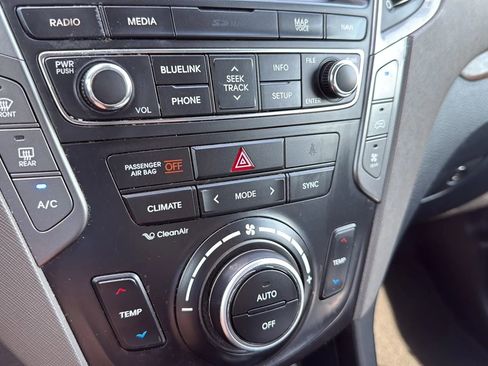 Used 2017 Hyundai Santa Fe Limited image 35