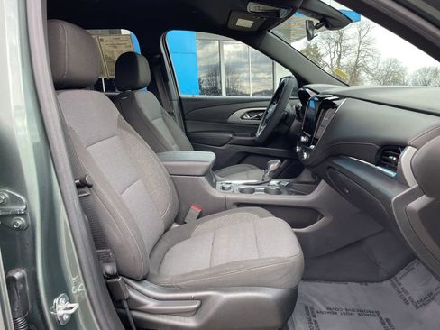 Used 2023 Chevrolet Traverse LT image 25