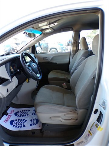 Used 2017 Toyota Sienna L FWD image 15