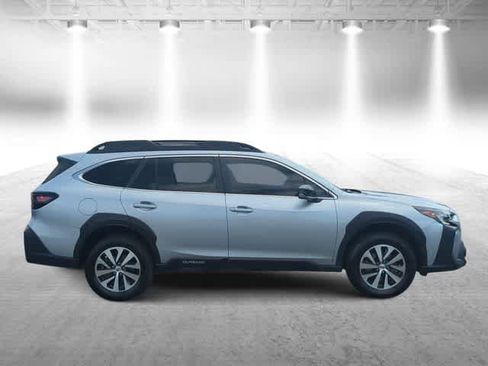 Used 2025 Subaru Outback Premium w/ Popular Package #1 AWD/4WD image 9