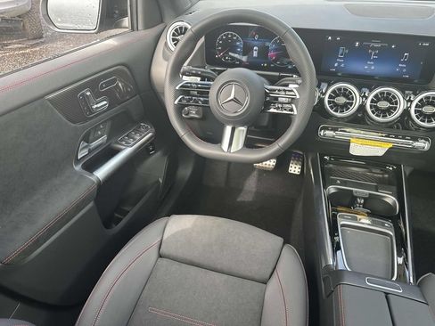 Used 2025 Mercedes-Benz GLA 250 image 27